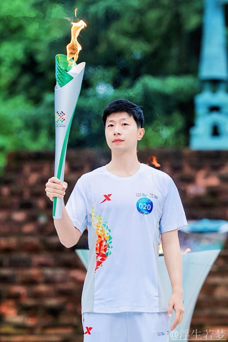 四川迎来2025年第12届世界运动会火炬传递 四川迎来2025年第12届世界运动会火炬传递