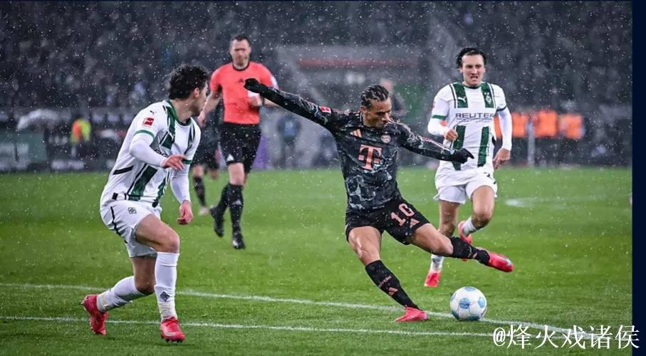 德甲-小阿扎尔进球阿什拉夫助攻 多特蒙德2-1客场击败门兴格拉德巴赫